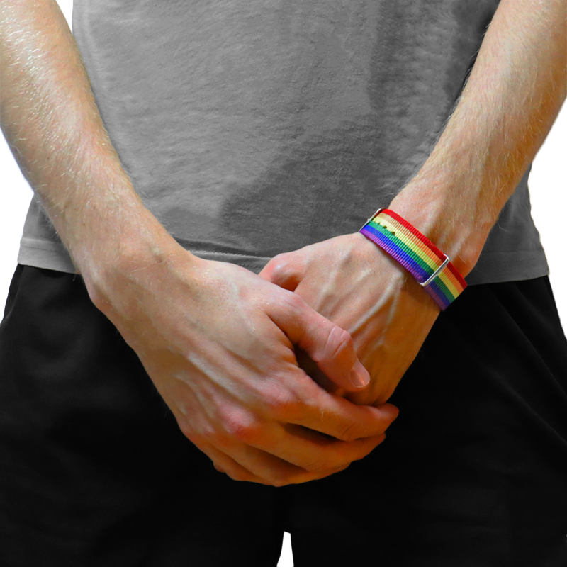 Rainbow-Armband (flexibel) am Handgelenk